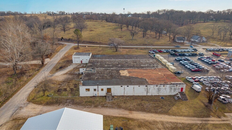 504 Airport Rd, Crane, MO for sale - Building Photo - Image 3 of 39
