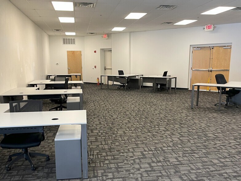 1102 Baltimore Pike, Glen Mills, PA à louer - Photo du bâtiment - Image 3 de 5