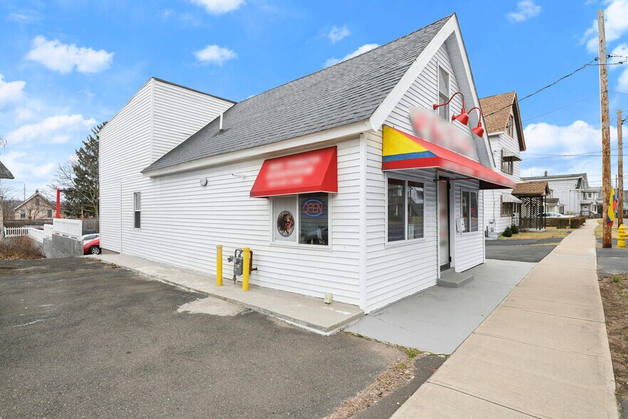 1695 State St, Hamden, CT à vendre - Photo du bâtiment - Image 3 de 26