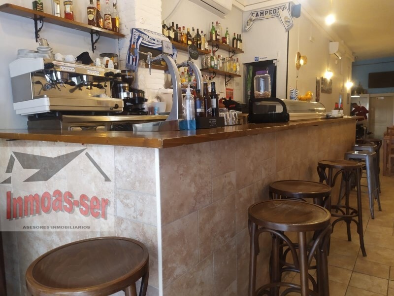 Retail in Barcelona, Barcelona for lease Interior Photo- Image 1 of 16