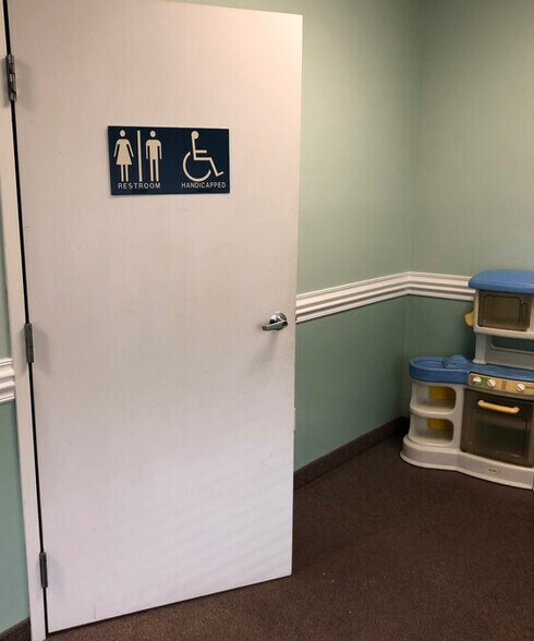 2180 Northwest Blvd, Newton, NC à vendre - Photo intérieure - Image 3 de 52