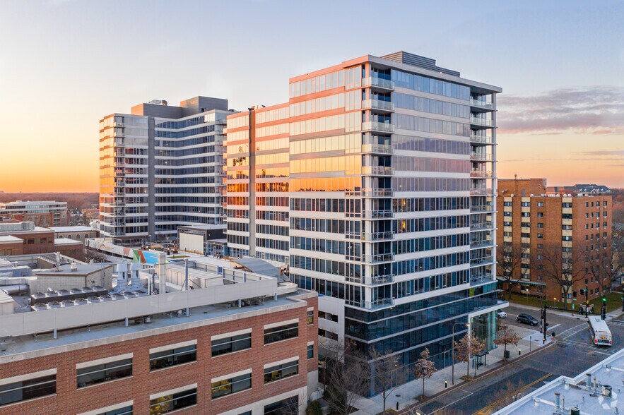 1890 Maple Ave, Evanston, IL à louer - Photo du bâtiment - Image 3 de 6