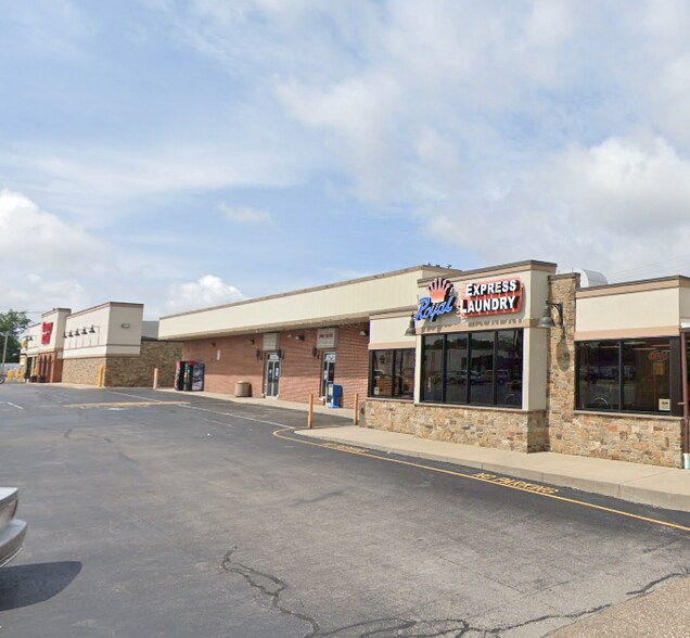 1208-1218 N Fulton Ave, Evansville, IN for lease - Building Photo - Image 2 of 3