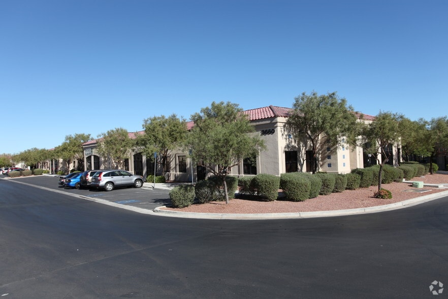 3660 N Rancho Dr, Las Vegas, NV for lease - Primary Photo - Image 1 of 18