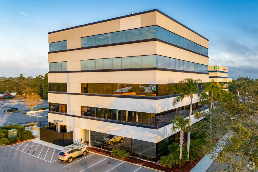 28050 US Hwy 19 N, Clearwater, FL for lease - Building Photo - Image 2 of 17
