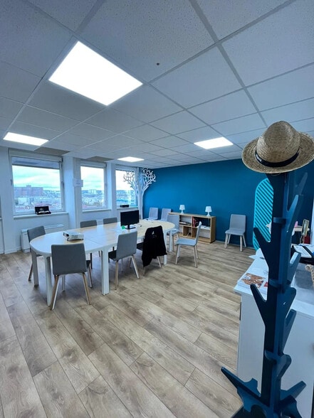 92 Boulevard Victor Hugo, Clichy for sale - Interior Photo - Image 2 of 9