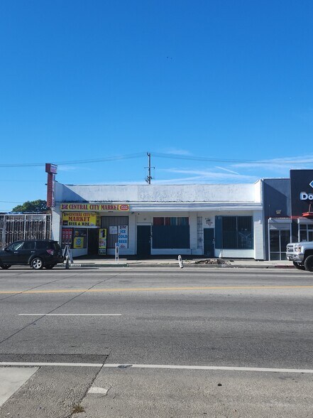 10209 S Central Ave, Los Angeles, CA à louer - Photo du bâtiment - Image 2 de 19