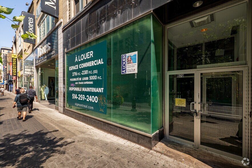 970 Rue Sainte-Catherine O, Montréal, QC à louer - Photo du bâtiment - Image 2 de 3