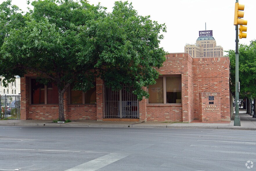 717 Dolorosa St, San Antonio, TX for lease - Building Photo - Image 1 of 23