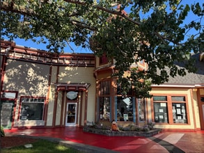 102-258 S Huron Ave, Mackinaw City, MI à louer Photo du bâtiment- Image 1 de 4