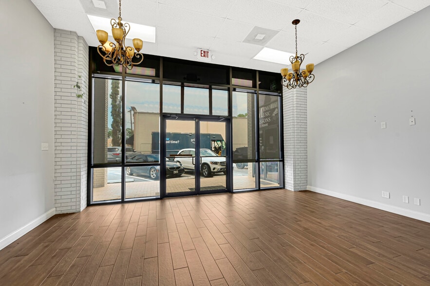 12649 Memorial Dr, Houston, TX for lease - Building Photo - Image 3 of 24