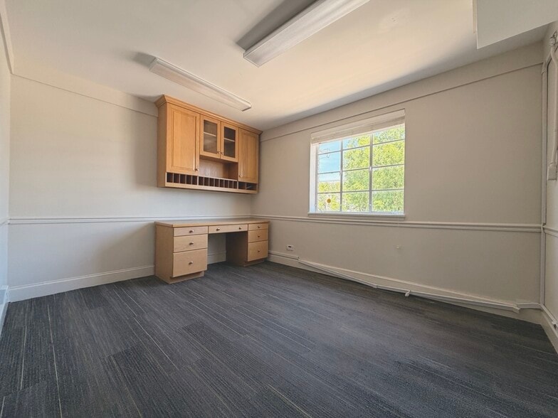 1125 E Morehead St, Charlotte, NC à louer - Photo intérieure - Image 3 de 10