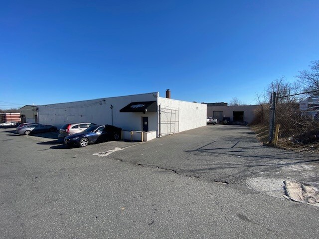 Plus de détails pour 57-69 E 26th St, Paterson, NJ - Industriel à louer