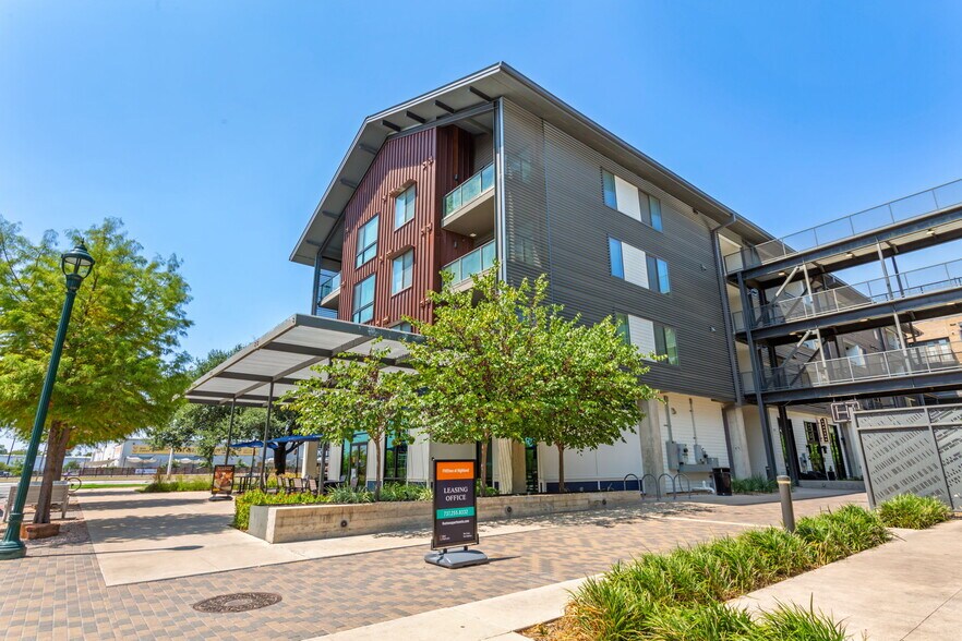 110 Jacob Fontaine Ln, Austin, TX à louer - Photo du bâtiment - Image 2 de 19