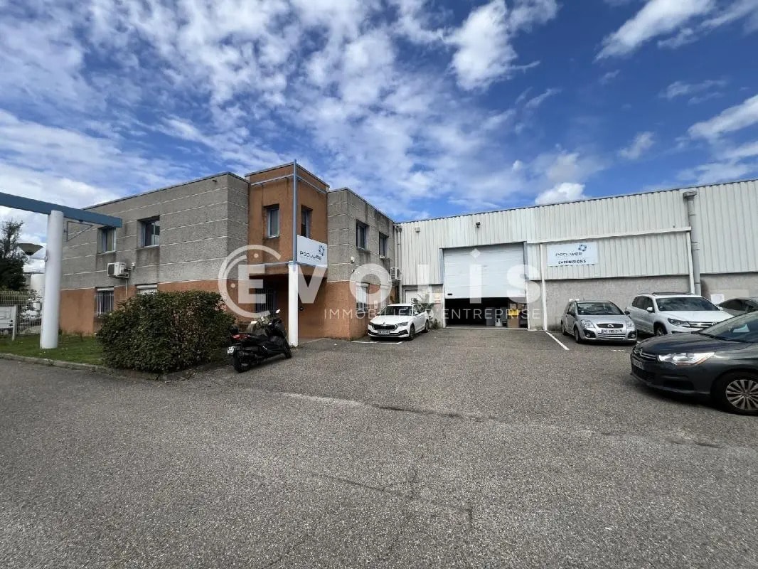Flex in Chassieu for lease Building Photo- Image 1 of 7