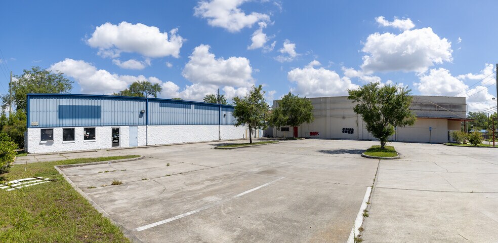 4045 Post St portefeuille de 2 propriétés à vendre sur LoopNet.ca - Photo du bâtiment - Image 2 de 7