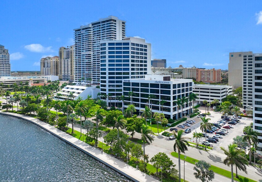 501 S Flagler Dr, West Palm Beach, FL à louer - Photo du bâtiment - Image 1 de 11
