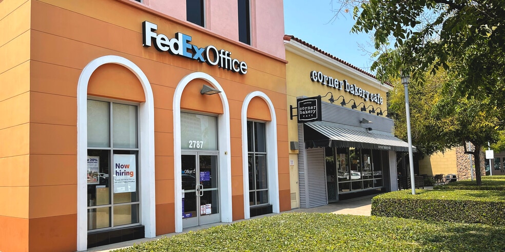 2791 N Main St, Santa Ana, CA for lease - Building Photo - Image 2 of 6