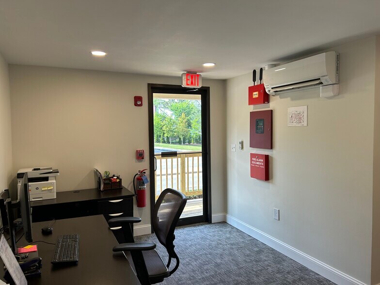 211 Cochituate Rd, Framingham, MA à vendre - Photo du bâtiment - Image 2 de 10
