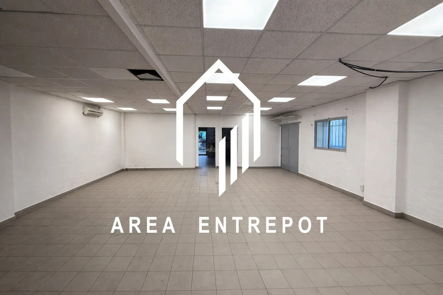 Flex in Marseille for lease Interior Photo- Image 1 of 8