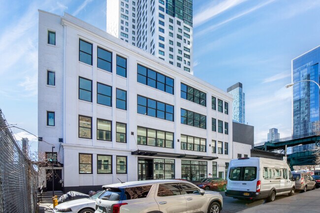 More details for 30- 10 41st Ave, Long Island City, NY - Coworking for Lease