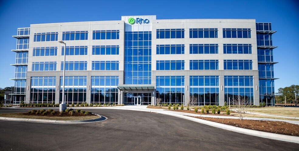 2635 E Nc Highway 54, Durham, NC à louer - Photo du bâtiment - Image 2 de 8