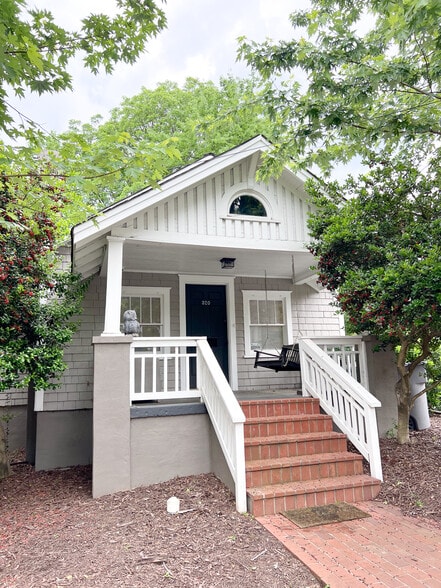 320 Rensselaer Ave, Charlotte, NC for lease - Building Photo - Image 1 of 2