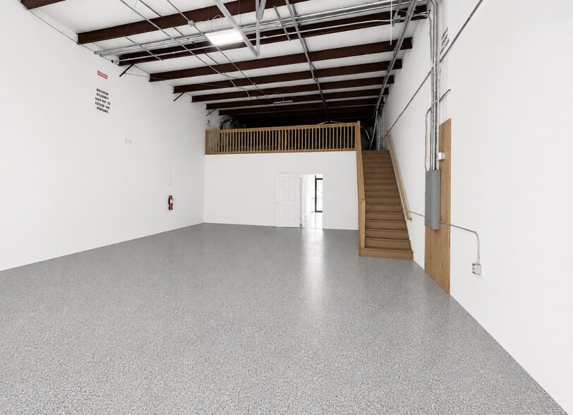 250 Grogan Dr, Dawsonville, GA for lease - Interior Photo - Image 2 of 11