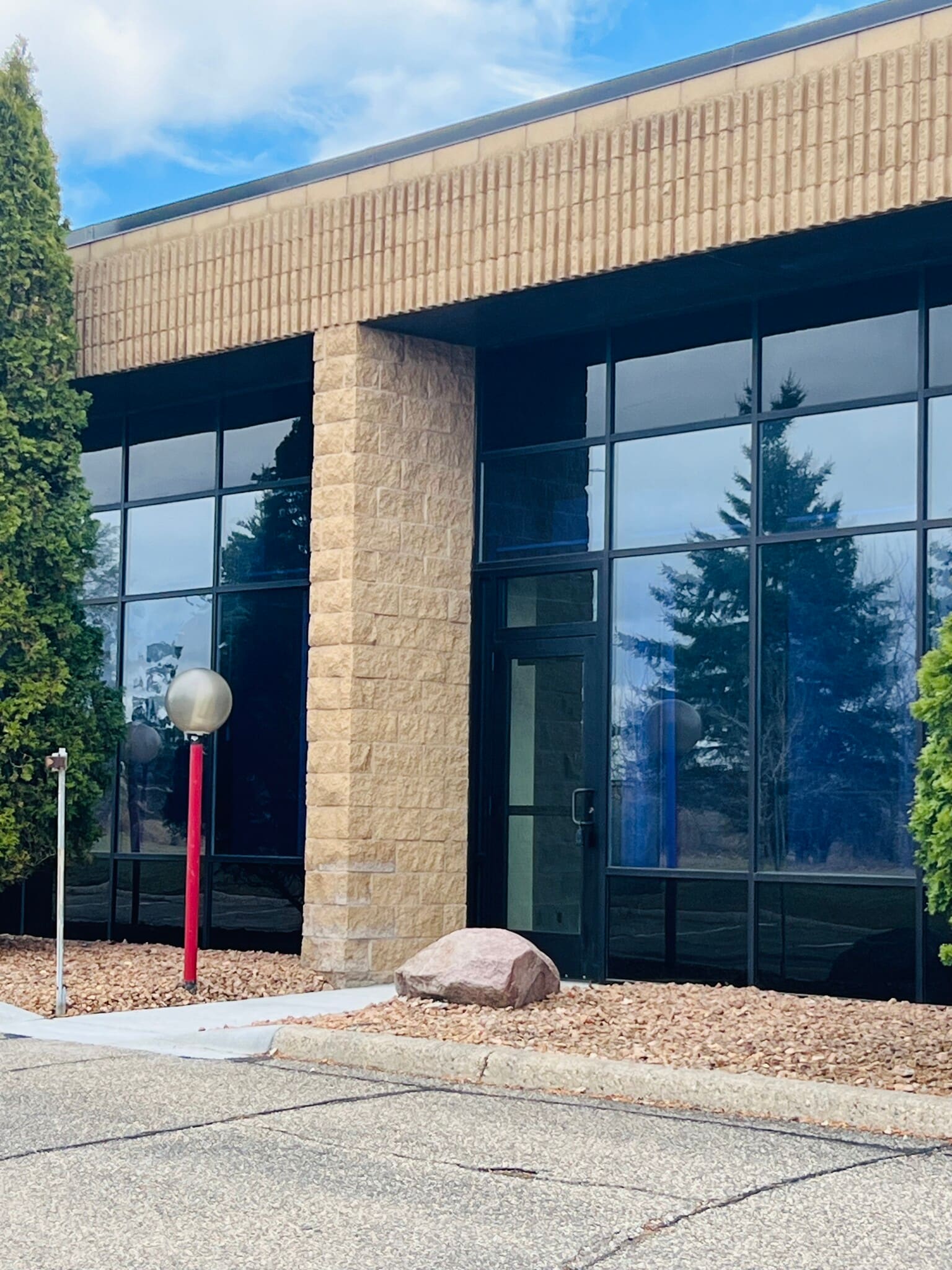 1860 Wooddale Dr, Woodbury, MN for lease Primary Photo- Image 1 of 14