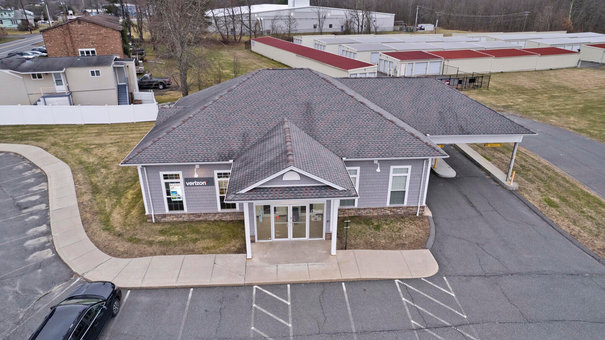 422 Main St, Easthampton, MA for lease Primary Photo- Image 1 of 27