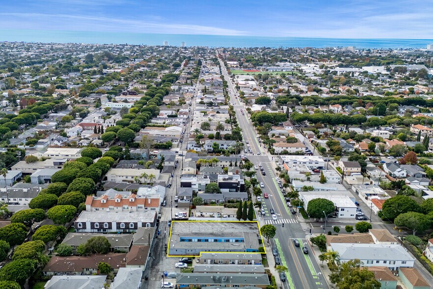 2338 Ocean Park Blvd, Santa Monica, CA à vendre - Photo du bâtiment - Image 2 de 16