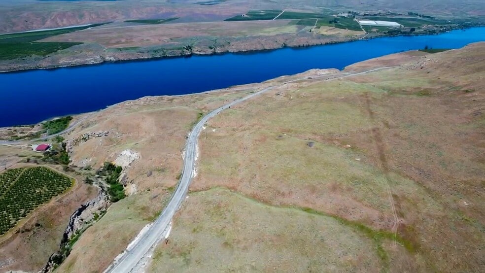 8 Old Highland Orchard Rd, Bridgeport, WA for sale - Commercial Listing Video - Image 2 of 10