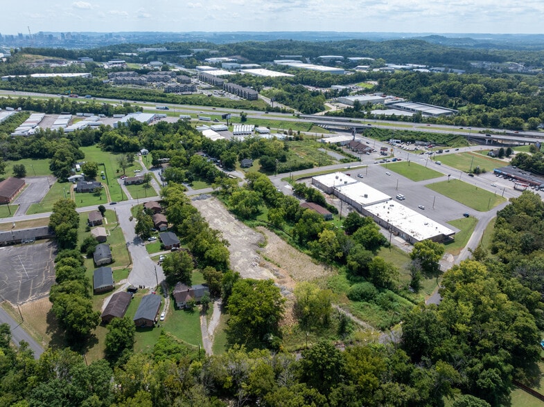 369 Ewing Dr, Nashville, TN for sale - Building Photo - Image 2 of 3