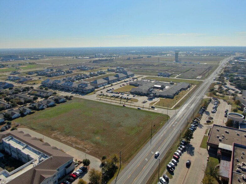 000 9th st, Midlothian, TX à vendre - Photo du bâtiment - Image 3 de 16