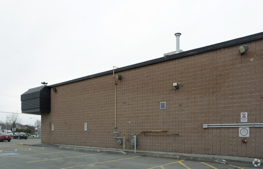 136 25e Av, St-Eustache, QC for lease - Building Photo - Image 3 of 6