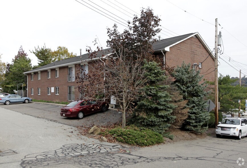 401-407 Freeport Rd, Blawnox, PA à louer - Photo du bâtiment - Image 3 de 8
