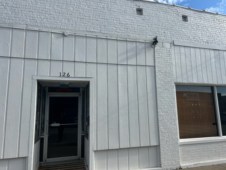 120-126 Oakland ave, Decatur, IL for lease - Building Photo - Image 2 of 16