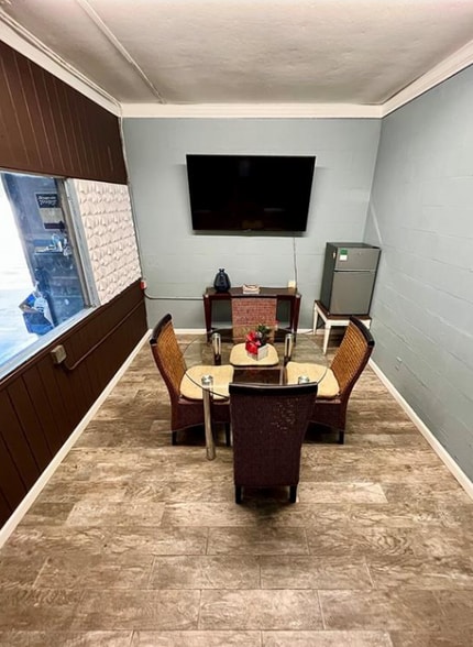 2466 Lafayette St, Fort Myers, FL à louer - Photo du bâtiment - Image 2 de 7