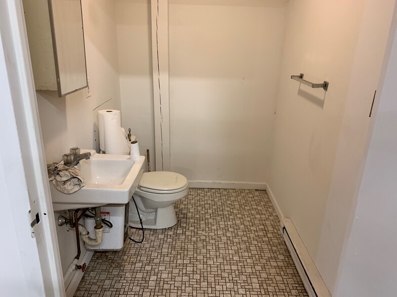 570 Copper Dr, Newport, DE for lease - Interior Photo - Image 3 of 6