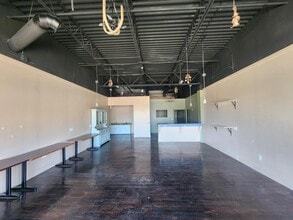 37812 Vine St, Willoughby, OH for lease Interior Photo- Image 2 of 3