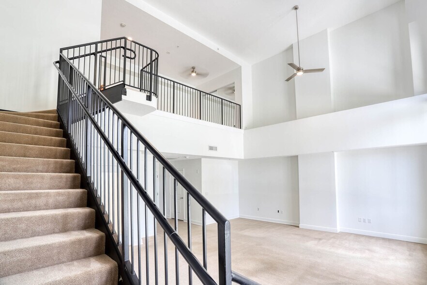 701 S Olive Ave, West Palm Beach, FL à louer - Photo du bâtiment - Image 3 de 113