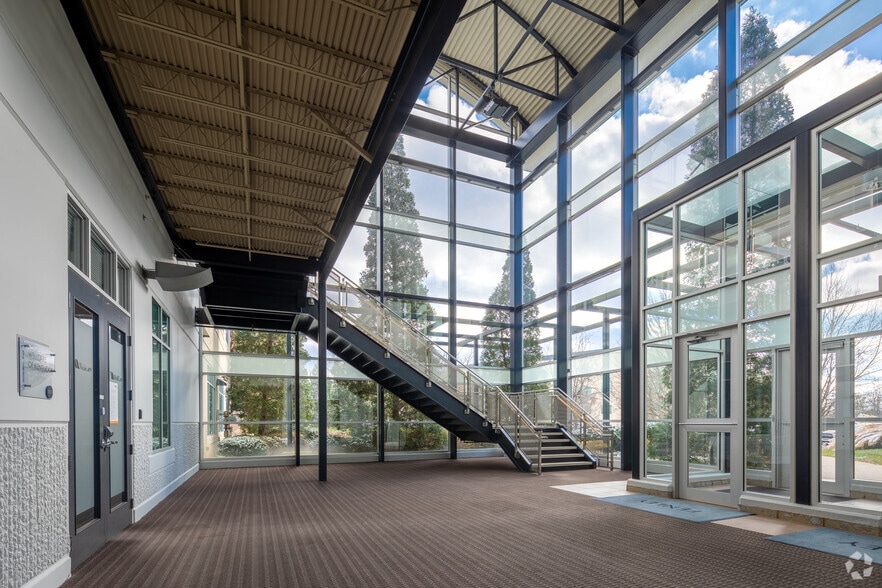 13551 Triton Park Blvd, Louisville, KY for lease - Lobby - Image 2 of 17