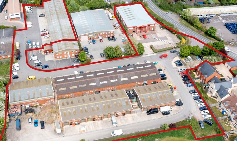 Marlborough Rd, Royal Wootton Bassett à louer - Photo du bâtiment - Image 3 de 8