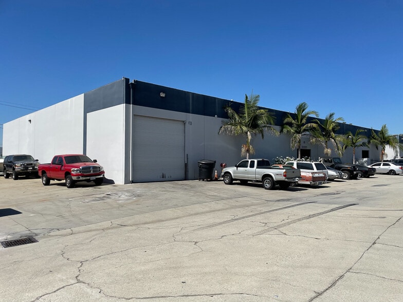 12131-12143 Rivera Rd, Whittier, CA for lease - Building Photo - Image 2 of 3