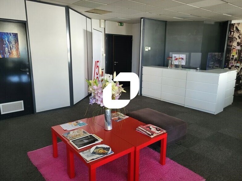 Office in Mérignac for sale - Interior Photo - Image 2 of 30