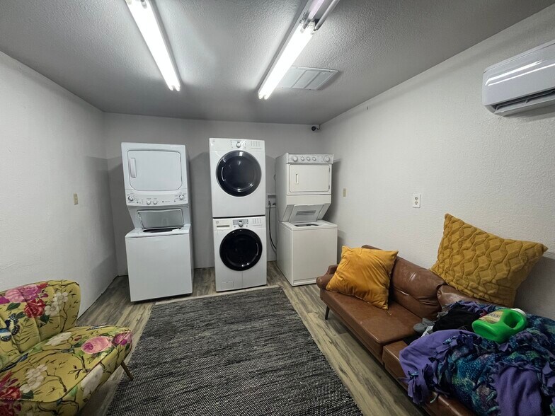 3304 SW 40th St, Oklahoma City, OK à vendre - Photo du bâtiment - Image 2 de 25