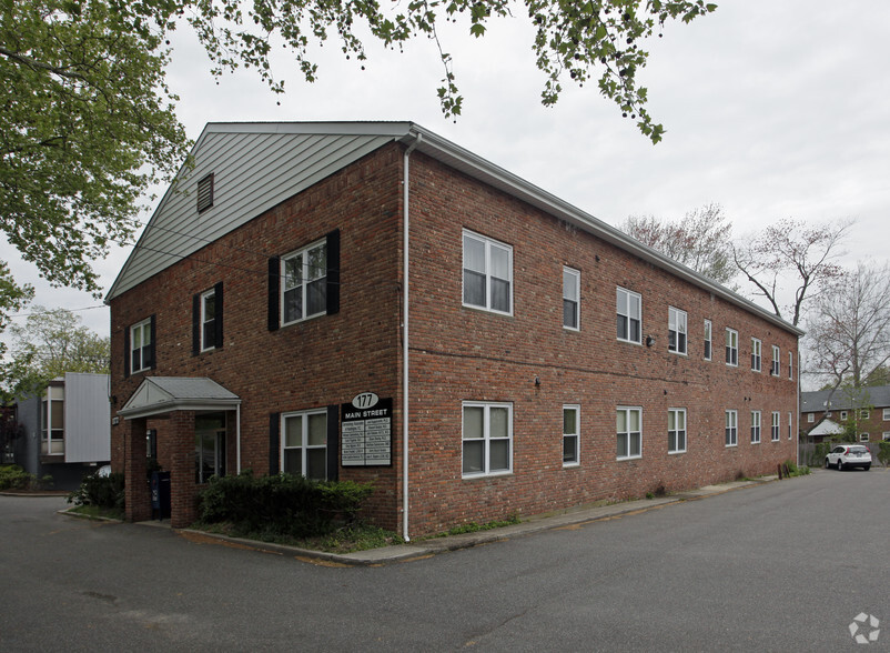 177 Main St, Huntington, NY for lease - Primary Photo - Image 1 of 4