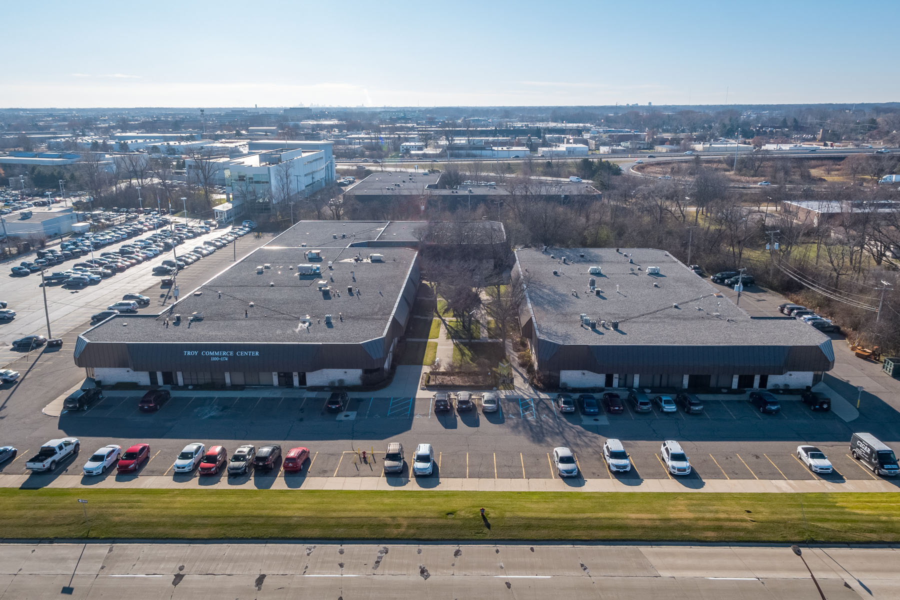 1100-1174 E Big Beaver Rd, Troy, MI for lease Building Photo- Image 1 of 26