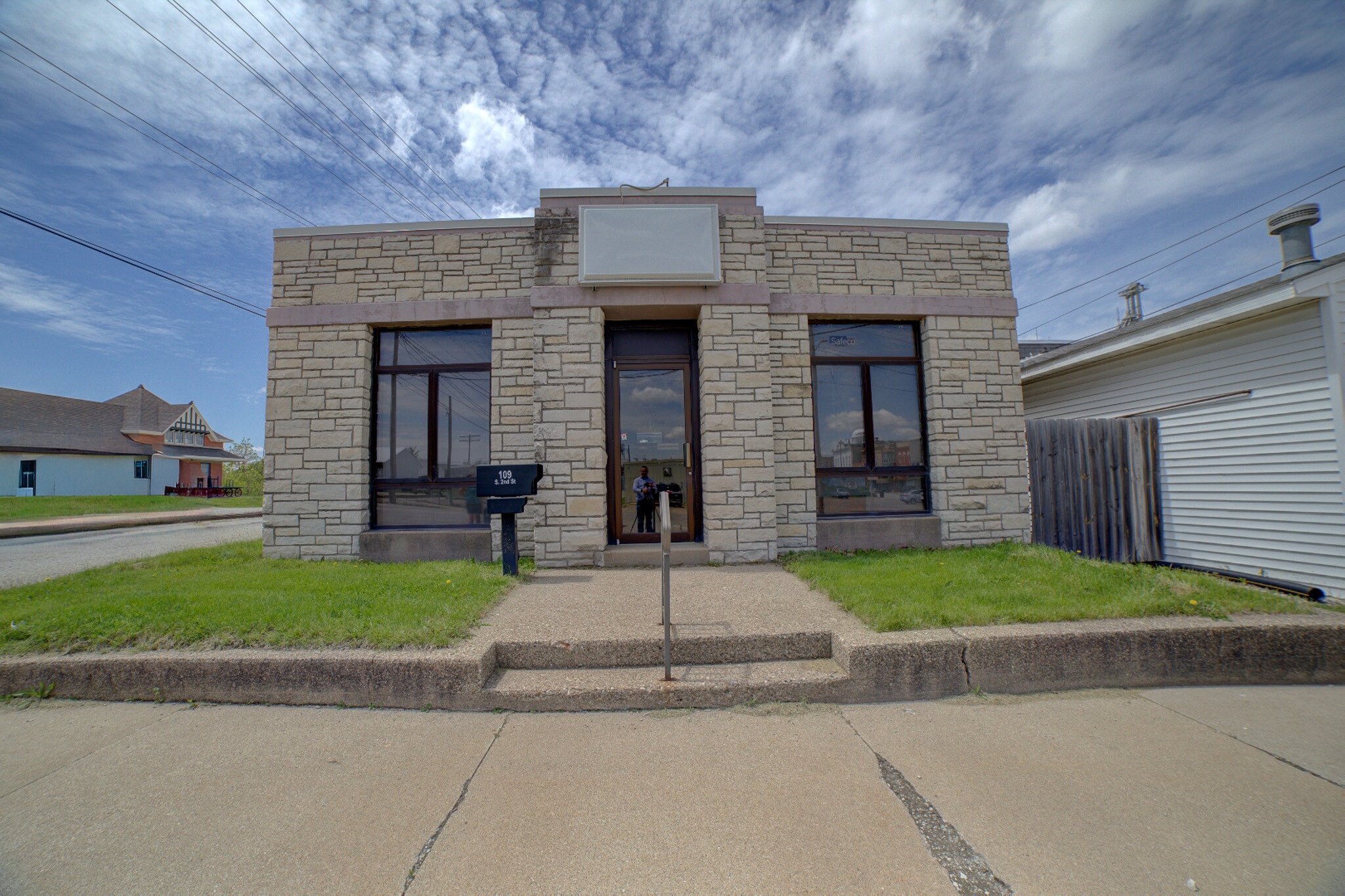 109 S 2nd St, Watseka, IL for sale Primary Photo- Image 1 of 13
