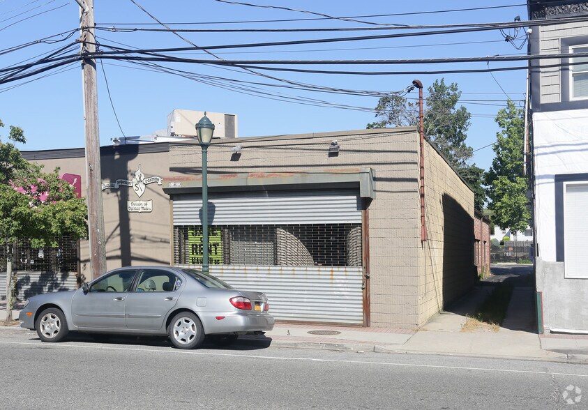 795 & 803 Foxhurst Road portefeuille de 2 propriétés à vendre sur LoopNet.ca - Photo du bâtiment - Image 2 de 4